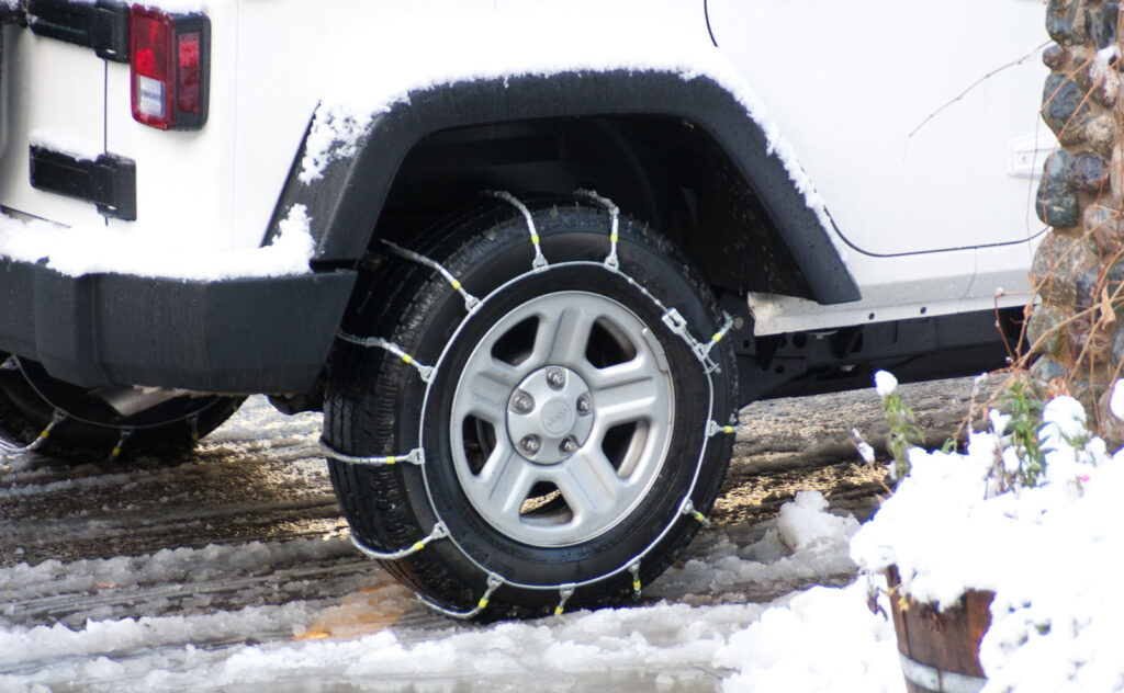 Benefits of Using Snow Chains on Jeeps